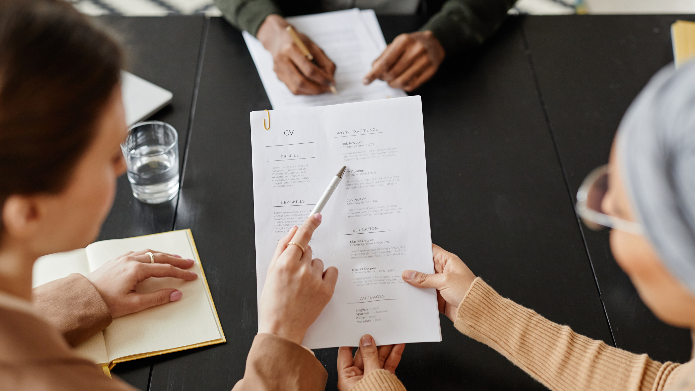 Solliciteren met een gat in je cv: hoe pak je dat aan?
